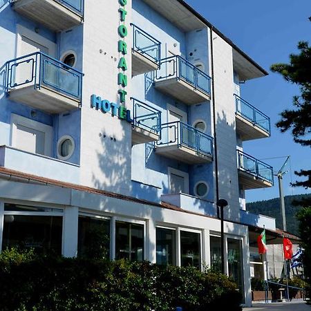 Hotel Azzurro LʼAquila Kültér fotó