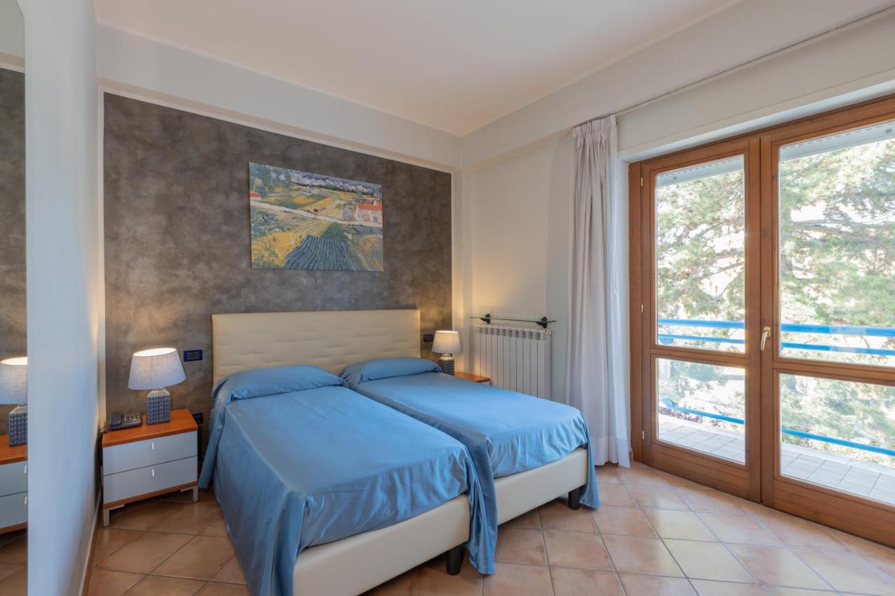Hotel Azzurro LʼAquila Kültér fotó