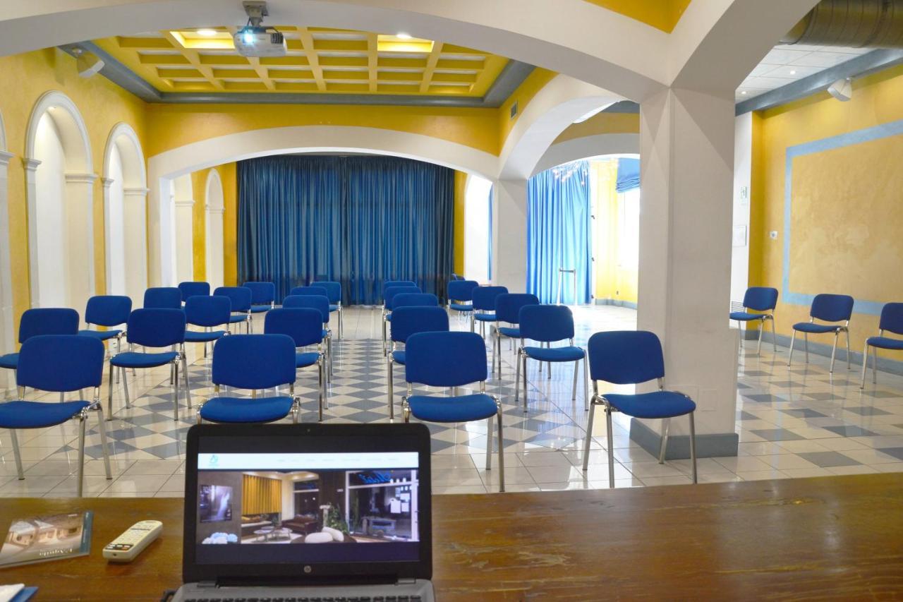 Hotel Azzurro LʼAquila Kültér fotó