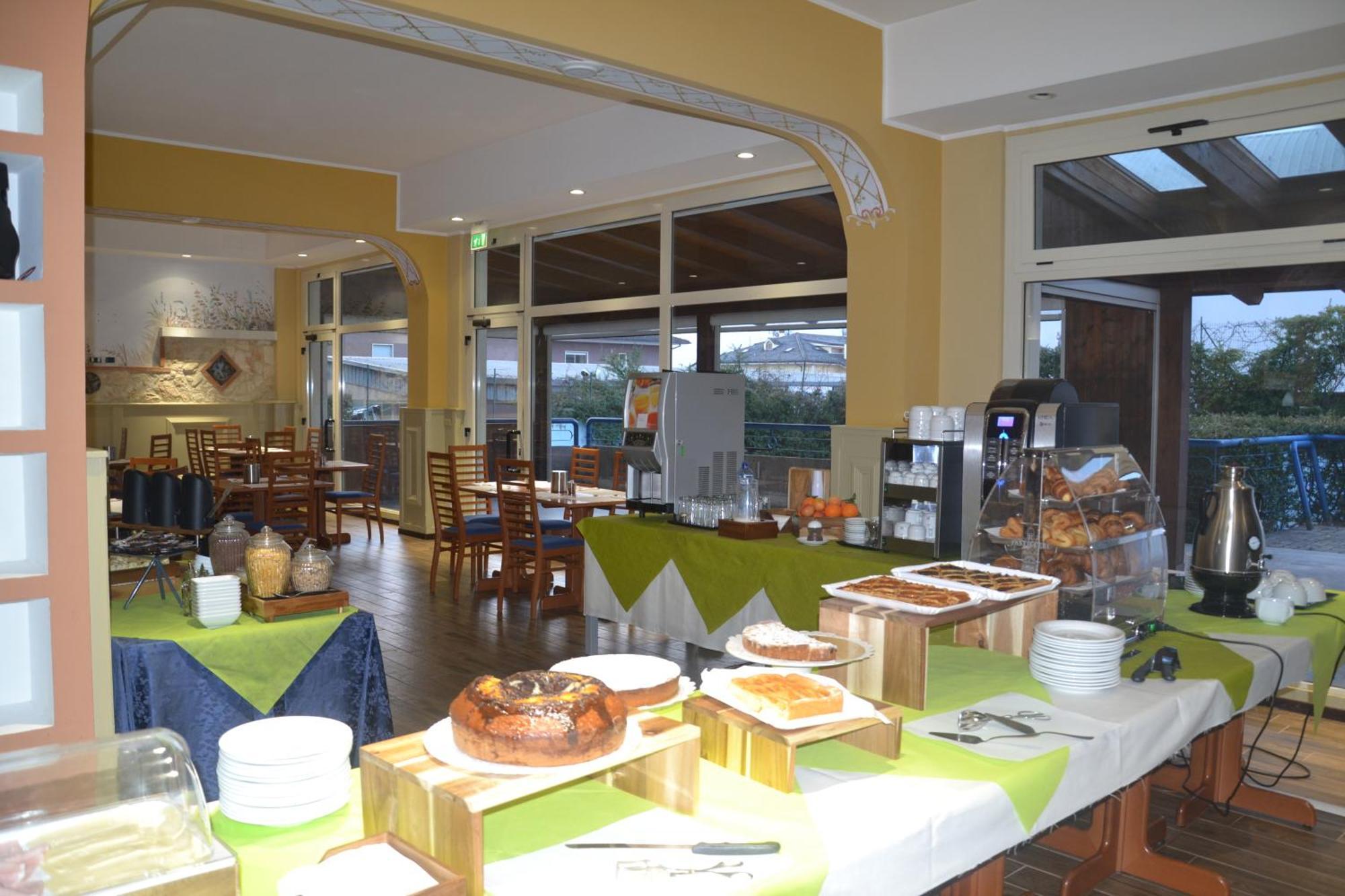 Hotel Azzurro LʼAquila Kültér fotó